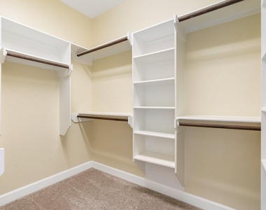 328 Country Crossing Circle - Photo Thumbnail 18