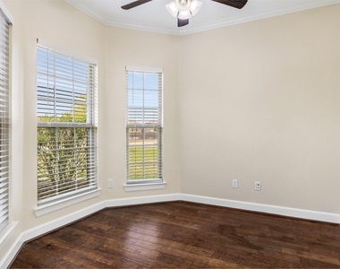 328 Country Crossing Circle - Photo Thumbnail 3