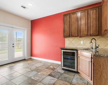 328 Country Crossing Circle - Photo Thumbnail 7