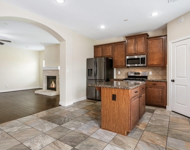 328 Country Crossing Circle - Photo Thumbnail 5