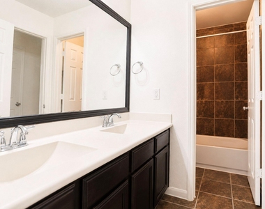 3303 Belmont River Lane - Photo Thumbnail 32