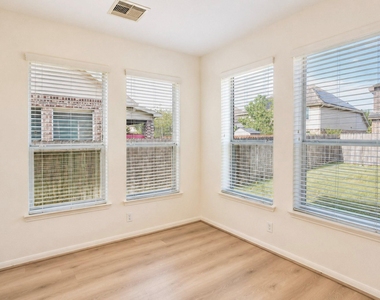3303 Belmont River Lane - Photo Thumbnail 16