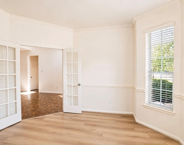 3303 Belmont River Lane - Photo Thumbnail 7