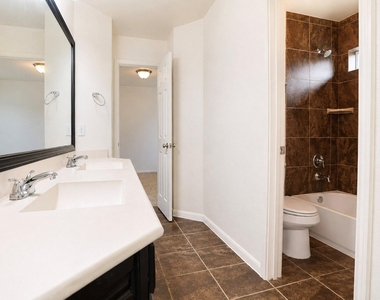 3303 Belmont River Lane - Photo Thumbnail 39