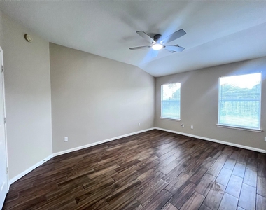 11750 Pinemeade Lane - Photo Thumbnail 31