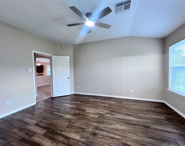 11750 Pinemeade Lane - Photo Thumbnail 27