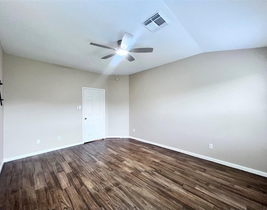 11750 Pinemeade Lane - Photo Thumbnail 32