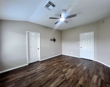 11750 Pinemeade Lane - Photo Thumbnail 33