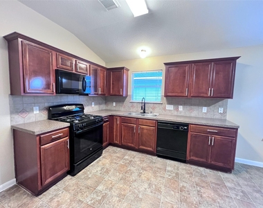 11750 Pinemeade Lane - Photo Thumbnail 10