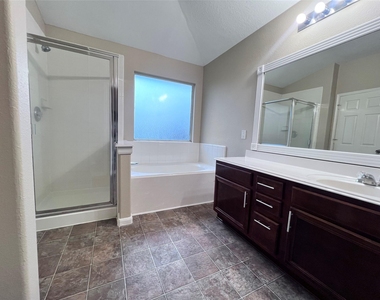 11750 Pinemeade Lane - Photo Thumbnail 37
