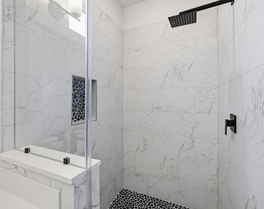 1404 Mansfield Street - Photo Thumbnail 13