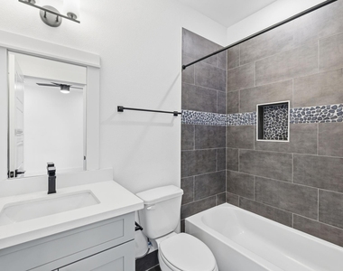 1404 Mansfield Street - Photo Thumbnail 16