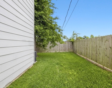 1404 Mansfield Street - Photo Thumbnail 20