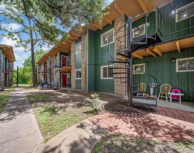 411 Avenue A - Photo Thumbnail 2