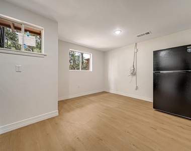 411 Avenue A - Photo Thumbnail 14
