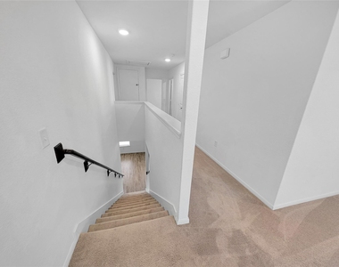 1328 Ventura Creek Drive - Photo Thumbnail 17