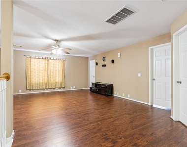 10306 Logan Bridge Lane - Photo Thumbnail 15