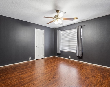 10306 Logan Bridge Lane - Photo Thumbnail 20
