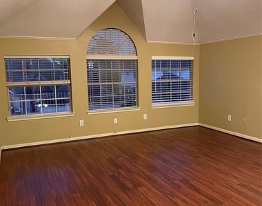 3411 Ashfield Drive - Photo Thumbnail 12