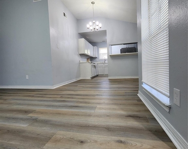 5003 Maurita Drive - Photo Thumbnail 9