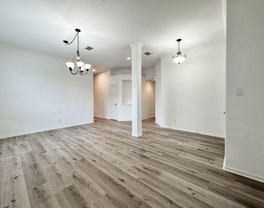 73 E Montfair Boulevard - Photo Thumbnail 4