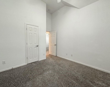 73 E Montfair Boulevard - Photo Thumbnail 6