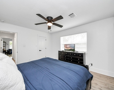 7003 Darien Street - Photo Thumbnail 25