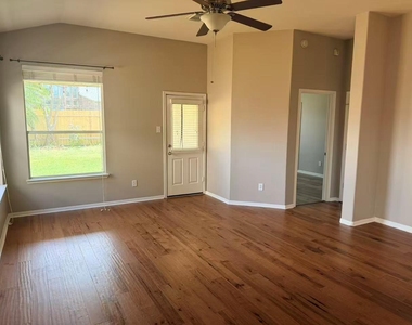 26327 Whittmore Fields Drive - Photo Thumbnail 4