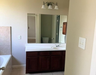 26327 Whittmore Fields Drive - Photo Thumbnail 14
