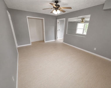 227 Live Oak Lane - Photo Thumbnail 13