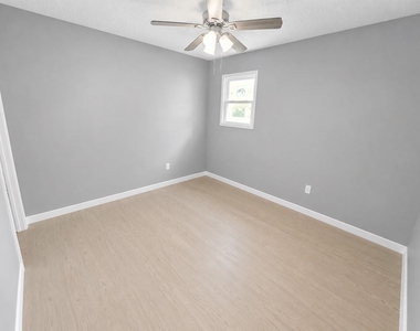 227 Live Oak Lane - Photo Thumbnail 16