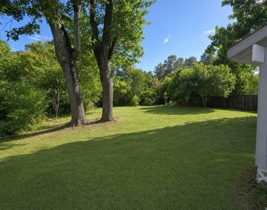 227 Live Oak Lane - Photo Thumbnail 3