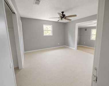 227 Live Oak Lane - Photo Thumbnail 9