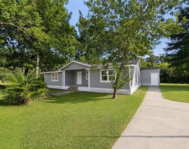 227 Live Oak Lane - Photo Thumbnail 4