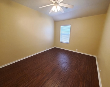 2502 Suncreek Lane - Photo Thumbnail 20