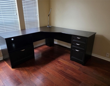 2502 Suncreek Lane - Photo Thumbnail 4