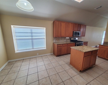 2502 Suncreek Lane - Photo Thumbnail 8
