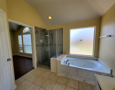 2502 Suncreek Lane - Photo Thumbnail 18
