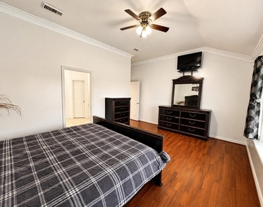 5507 Cranston Court - Photo Thumbnail 15