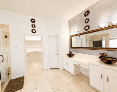 5507 Cranston Court - Photo Thumbnail 18