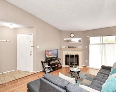 3770 Lovers Wood Lane - Photo Thumbnail 4