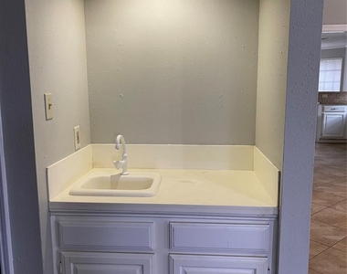 3118 Redcliff Drive - Photo Thumbnail 26
