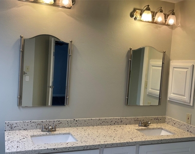 3118 Redcliff Drive - Photo Thumbnail 11