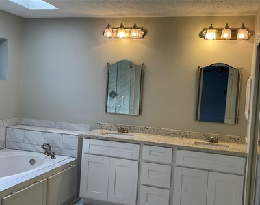 3118 Redcliff Drive - Photo Thumbnail 12
