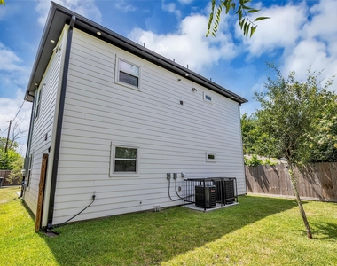 8529 Dosia Street - Photo Thumbnail 20