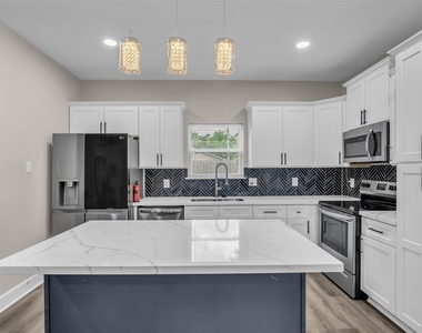 8529 Dosia Street - Photo Thumbnail 5