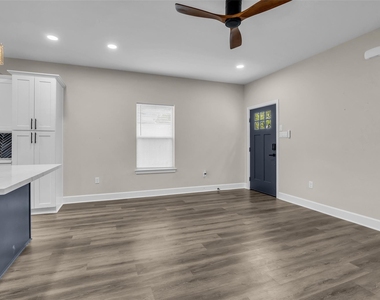 8529 Dosia Street - Photo Thumbnail 3