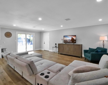 6111 Shadow Crest Street - Photo Thumbnail 1