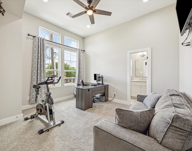 5520 Rosslyn Road - Photo Thumbnail 16