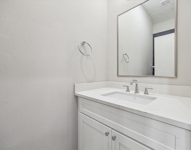 5520 Rosslyn Road - Photo Thumbnail 20